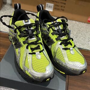 New Balance M1906RCG Volt/Black Sz 9.5 men’s